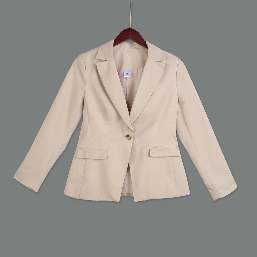 XEC13566 Blazer Lady